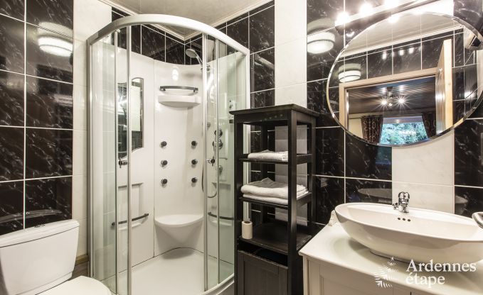 Vakantie midden in de natuur in de Ardennen: ruime villa in Houffalize (Nadrin) voor 28 personen met talrijke voorzieningen en diensten, huisdieren welkom