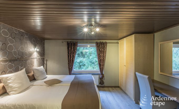 Vakantie midden in de natuur in de Ardennen: ruime villa in Houffalize (Nadrin) voor 28 personen met talrijke voorzieningen en diensten, huisdieren welkom