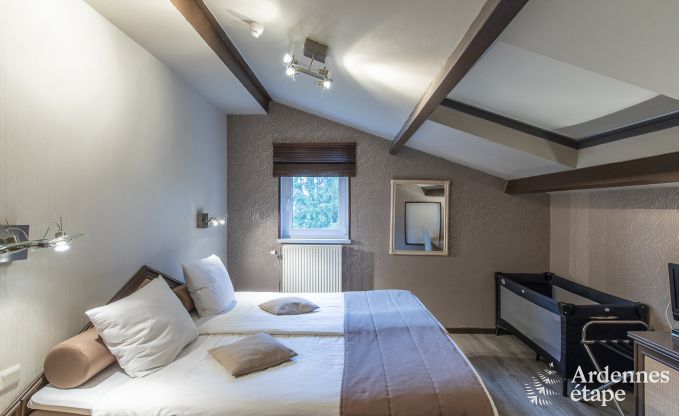 Vakantie midden in de natuur in de Ardennen: ruime villa in Houffalize (Nadrin) voor 28 personen met talrijke voorzieningen en diensten, huisdieren welkom