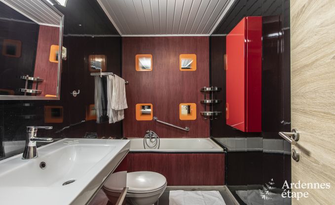 Vakantie midden in de natuur in de Ardennen: ruime villa in Houffalize (Nadrin) voor 28 personen met talrijke voorzieningen en diensten, huisdieren welkom