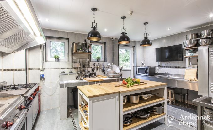 Vakantie midden in de natuur in de Ardennen: ruime villa in Houffalize (Nadrin) voor 18 personen met talrijke voorzieningen en diensten, huisdieren welkom