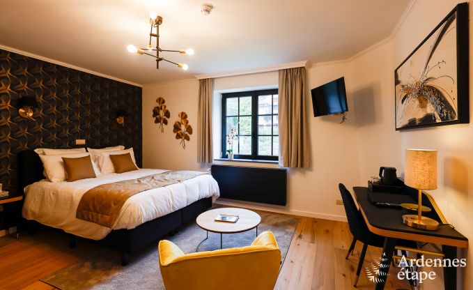 Ruime villa aan het water in Namen voor 25 personen met 8 slaap- en badkamers, priv�tuin en professioneel uitgeruste keuken