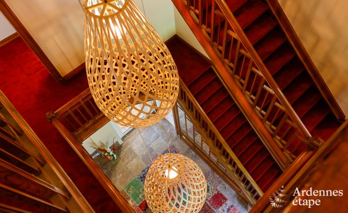 Ruime villa aan het water in Namen voor 25 personen met 8 slaap- en badkamers, priv�tuin en professioneel uitgeruste keuken