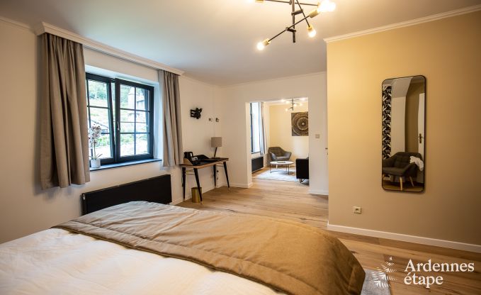 Ruime villa aan het water in Namen voor 25 personen met 8 slaap- en badkamers, priv�tuin en professioneel uitgeruste keuken