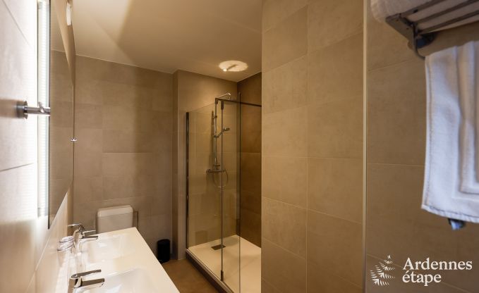 Ruime villa aan het water in Namen voor 25 personen met 8 slaap- en badkamers, priv�tuin en professioneel uitgeruste keuken