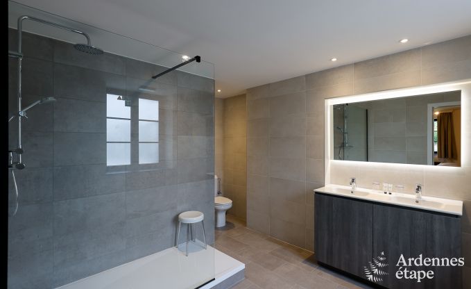 Ruime villa aan het water in Namen voor 25 personen met 8 slaap- en badkamers, priv�tuin en professioneel uitgeruste keuken