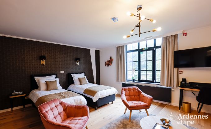 Ruime villa aan het water in Namen voor 25 personen met 8 slaap- en badkamers, priv�tuin en professioneel uitgeruste keuken