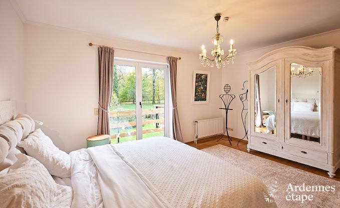 Charmant vakantiehuis voor 8 personen in Hamois met 4 slaapkamers, 3 badkamers, priv�tuin, speelruimte en terras aan het water