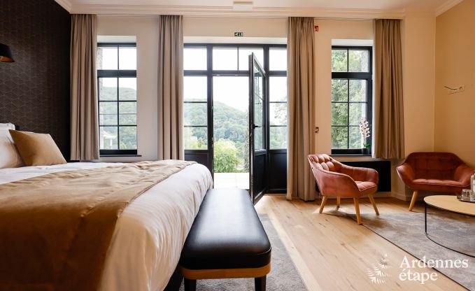 Ruime villa aan het water in Namen voor 25 personen met 8 slaap- en badkamers, priv�tuin en professioneel uitgeruste keuken