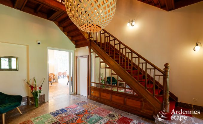 Ruime villa aan het water in Namen voor 25 personen met 8 slaap- en badkamers, priv�tuin en professioneel uitgeruste keuken