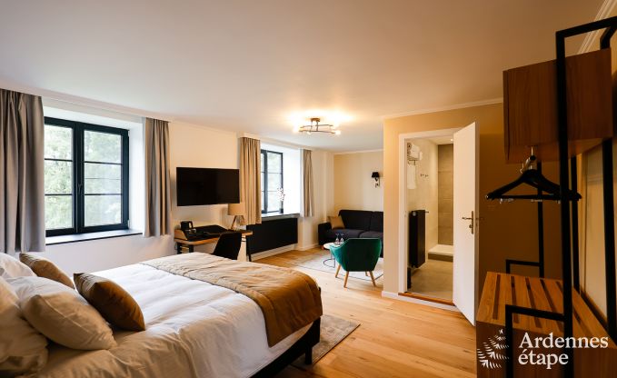 Ruime villa aan het water in Namen voor 25 personen met 8 slaap- en badkamers, priv�tuin en professioneel uitgeruste keuken