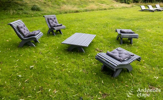 Ruime villa aan het water in Namen voor 25 personen met 8 slaap- en badkamers, priv�tuin en professioneel uitgeruste keuken