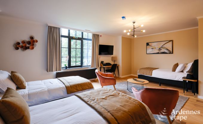 Ruime villa aan het water in Namen voor 25 personen met 8 slaap- en badkamers, priv�tuin en professioneel uitgeruste keuken