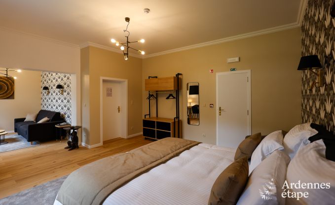 Ruime villa aan het water in Namen voor 25 personen met 8 slaap- en badkamers, priv�tuin en professioneel uitgeruste keuken