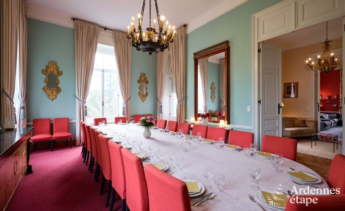 Prachtig gerenoveerd kasteel met zwembad in Nassogne, Ardennen