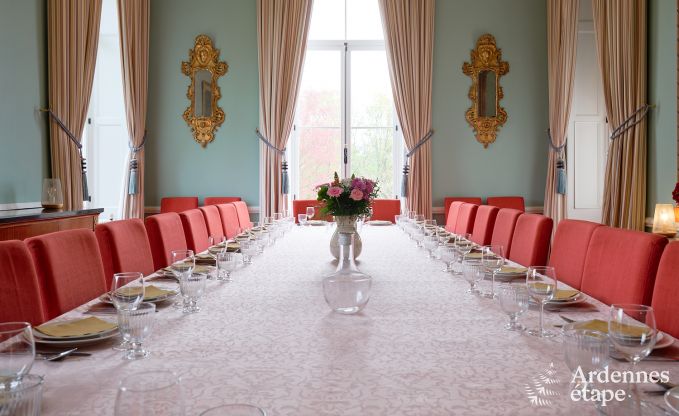 Prachtig gerenoveerd kasteel met zwembad in Nassogne, Ardennen