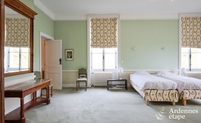 Prachtig gerenoveerd kasteel met zwembad in Nassogne, Ardennen