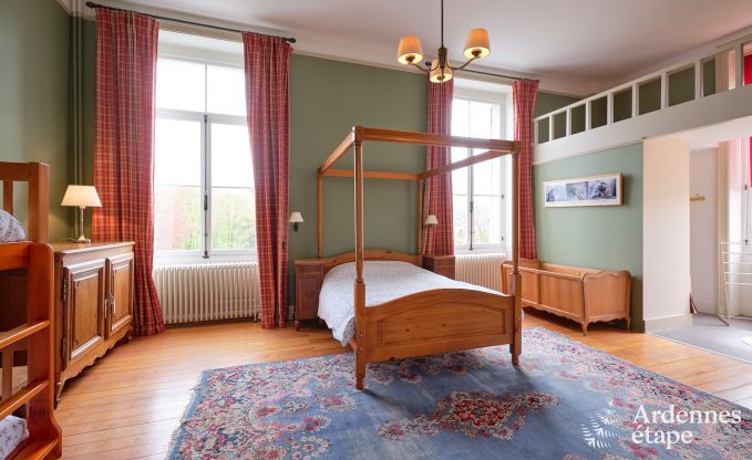 Prachtig gerenoveerd kasteel met zwembad in Nassogne, Ardennen