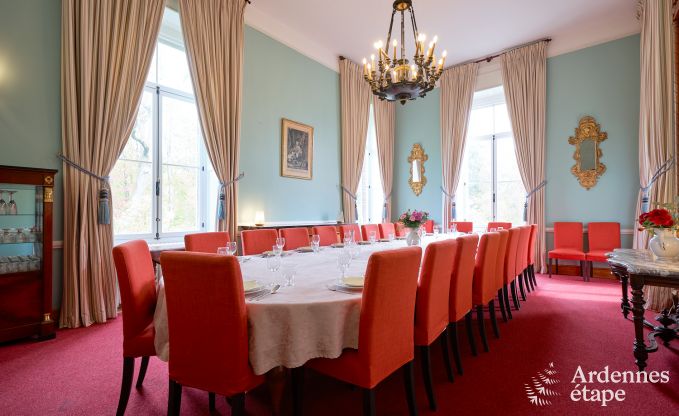 Prachtig gerenoveerd kasteel met zwembad in Nassogne, Ardennen