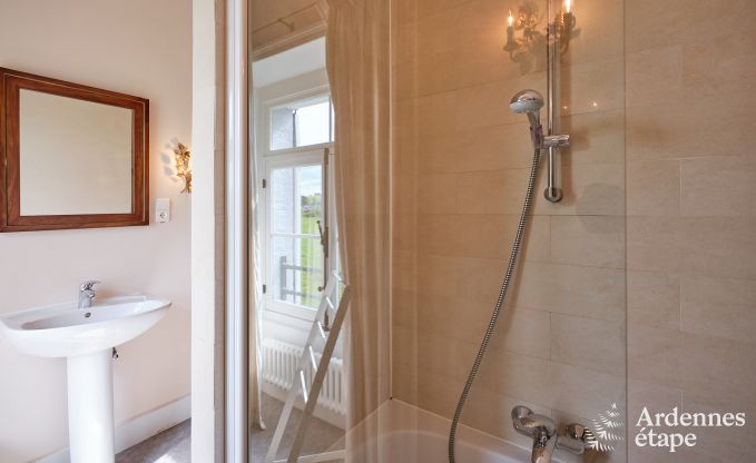 Prachtig gerenoveerd kasteel met zwembad in Nassogne, Ardennen