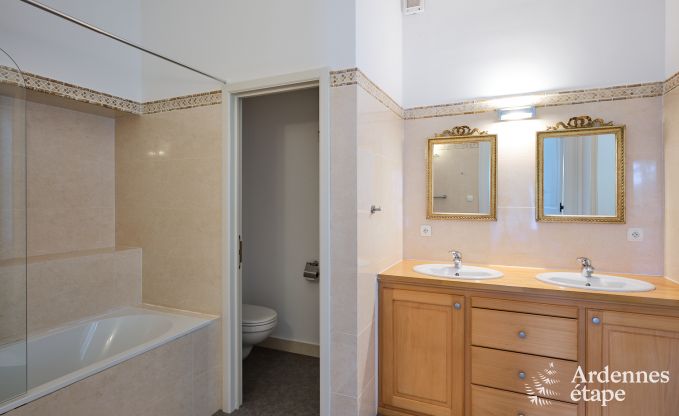 Prachtig gerenoveerd kasteel met zwembad in Nassogne, Ardennen