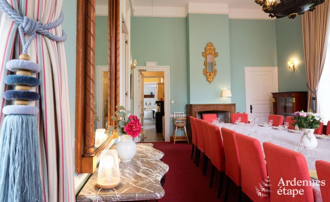 Prachtig gerenoveerd kasteel met zwembad in Nassogne, Ardennen