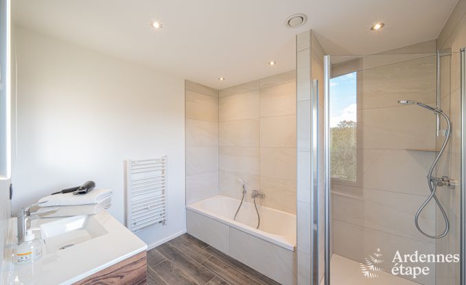 Luxe villa met binnenzwembad in Neufch�teau voor 8 personen, perfect voor gezinnen en koppels