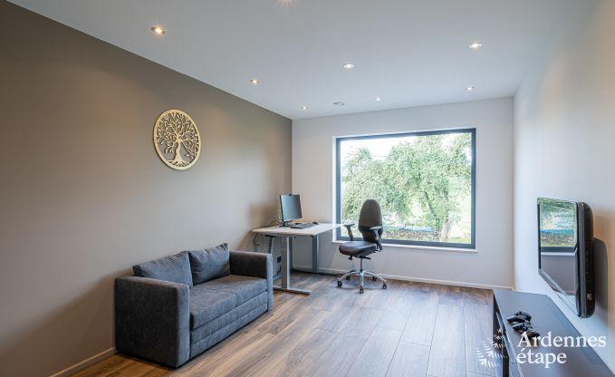 Luxe villa met binnenzwembad in Neufch�teau voor 8 personen, perfect voor gezinnen en koppels