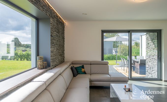 Luxe villa met binnenzwembad in Neufch�teau voor 8 personen, perfect voor gezinnen en koppels