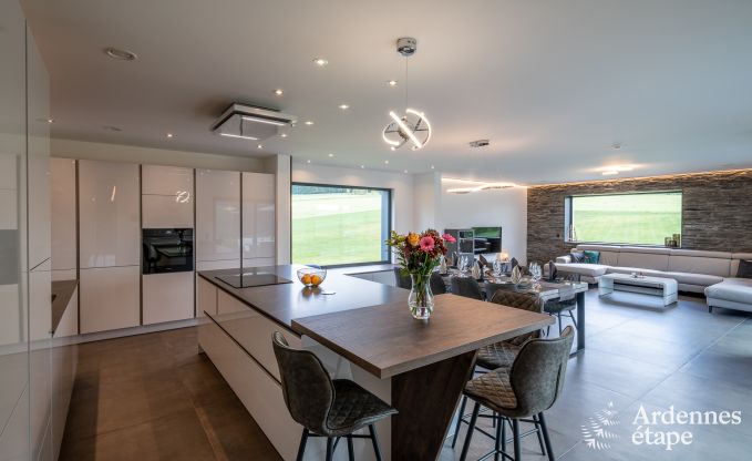 Luxe villa met binnenzwembad in Neufch�teau voor 8 personen, perfect voor gezinnen en koppels