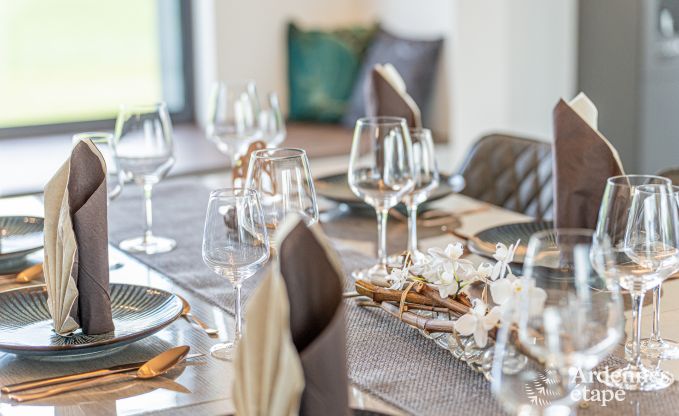 Luxe villa met binnenzwembad in Neufch�teau voor 8 personen, perfect voor gezinnen en koppels