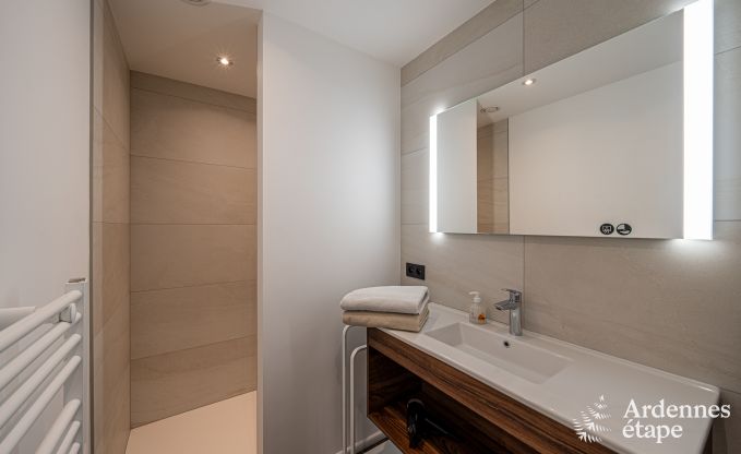 Luxe villa met binnenzwembad in Neufch�teau voor 8 personen, perfect voor gezinnen en koppels