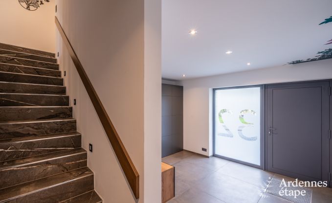 Luxe villa met binnenzwembad in Neufch�teau voor 8 personen, perfect voor gezinnen en koppels