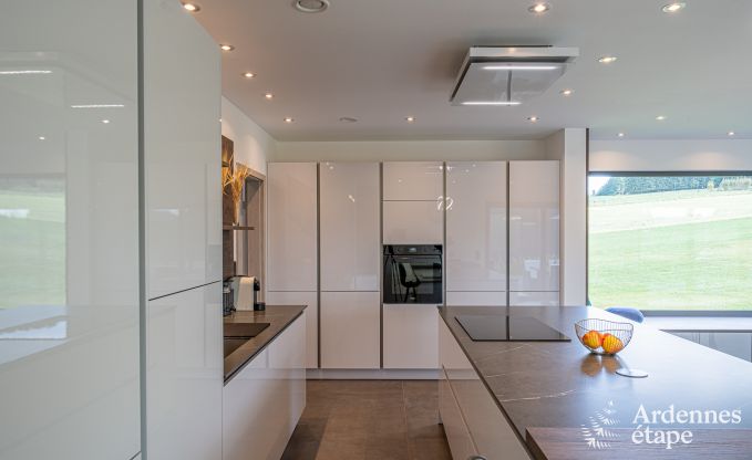 Luxe villa met binnenzwembad in Neufch�teau voor 8 personen, perfect voor gezinnen en koppels