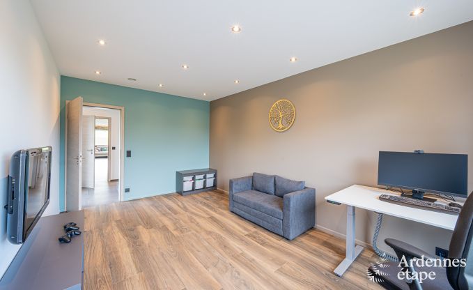 Luxe villa met binnenzwembad in Neufch�teau voor 8 personen, perfect voor gezinnen en koppels