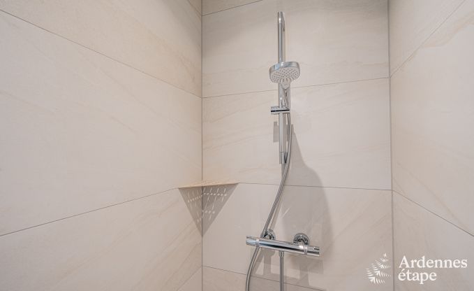 Luxe villa met binnenzwembad in Neufch�teau voor 8 personen, perfect voor gezinnen en koppels