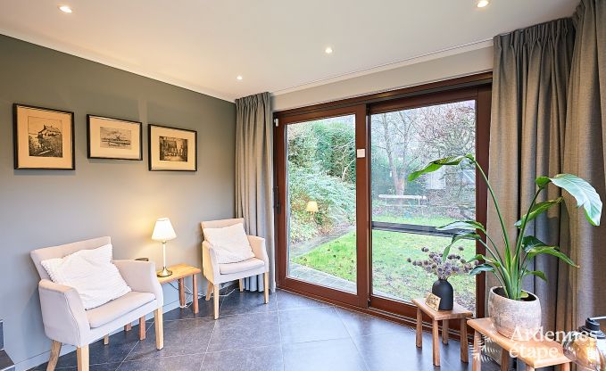 Schitterende vakantiewoning in Onhaye met zwembad, jacuzzi, sauna en speelkamers voor 14 personen nabij Dinant