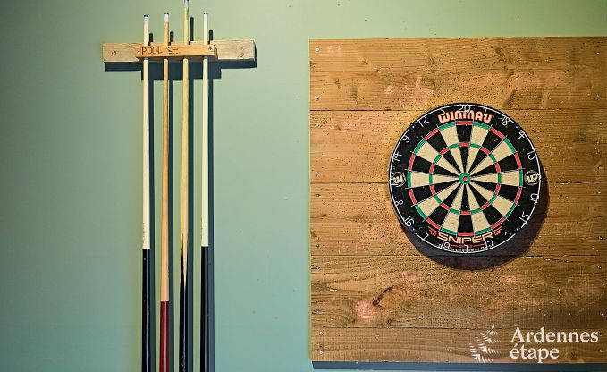 Schitterende vakantiewoning in Onhaye met zwembad, jacuzzi, sauna en speelkamers voor 14 personen nabij Dinant