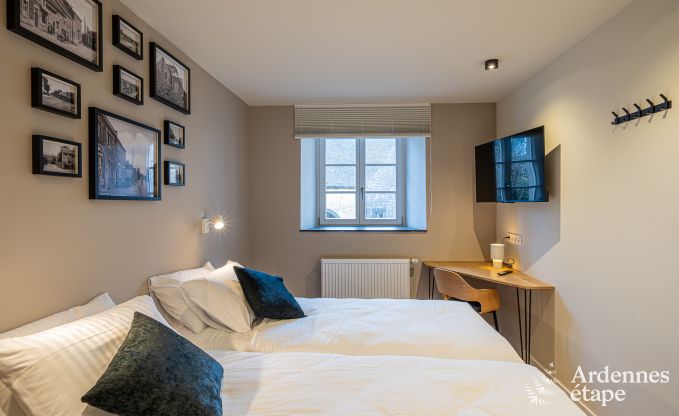 Luxe kasteel voor 30 personen in Ouffet met 14 slaapkamers, 12 badkamers, binnenzwembad, sauna en priv�tuin