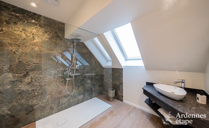 Luxe kasteel voor 30 personen in Ouffet met 14 slaapkamers, 12 badkamers, binnenzwembad, sauna en priv�tuin