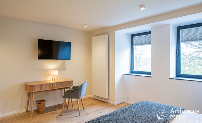 Luxe kasteel voor 30 personen in Ouffet met 14 slaapkamers, 12 badkamers, binnenzwembad, sauna en priv�tuin