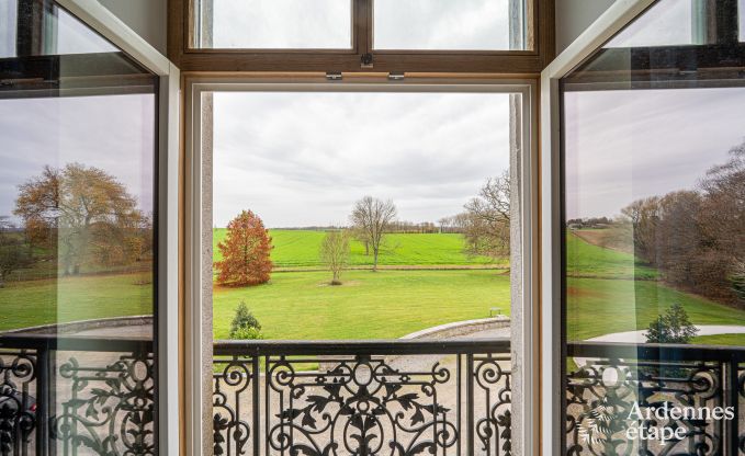 Luxe kasteel voor 30 personen in Ouffet met 14 slaapkamers, 12 badkamers, binnenzwembad, sauna en priv�tuin