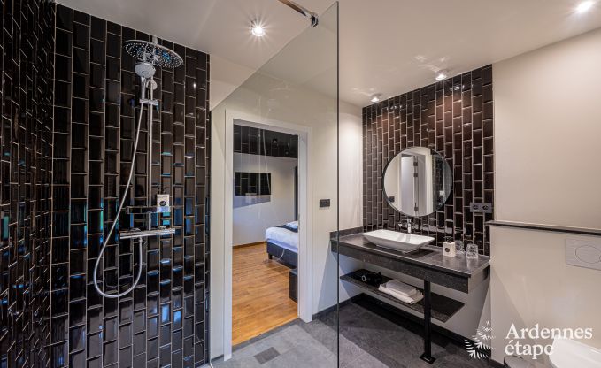 Luxe kasteel voor 30 personen in Ouffet met 14 slaapkamers, 12 badkamers, binnenzwembad, sauna en priv�tuin