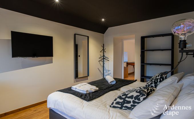 Luxe kasteel voor 30 personen in Ouffet met 14 slaapkamers, 12 badkamers, binnenzwembad, sauna en priv�tuin