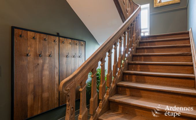 Luxe kasteel voor 30 personen in Ouffet met 14 slaapkamers, 12 badkamers, binnenzwembad, sauna en priv�tuin