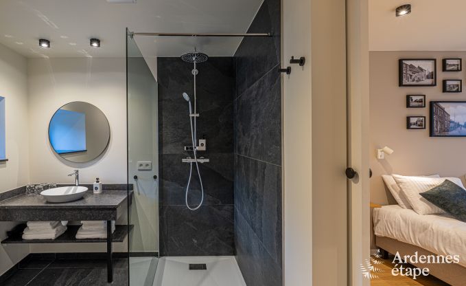 Luxe kasteel voor 30 personen in Ouffet met 14 slaapkamers, 12 badkamers, binnenzwembad, sauna en priv�tuin