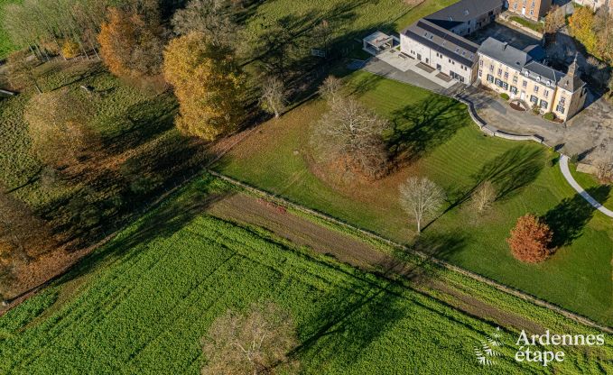 Luxe kasteel voor 30 personen in Ouffet met 14 slaapkamers, 12 badkamers, binnenzwembad, sauna en priv�tuin