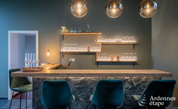 Luxe kasteel voor 30 personen in Ouffet met 14 slaapkamers, 12 badkamers, binnenzwembad, sauna en priv�tuin