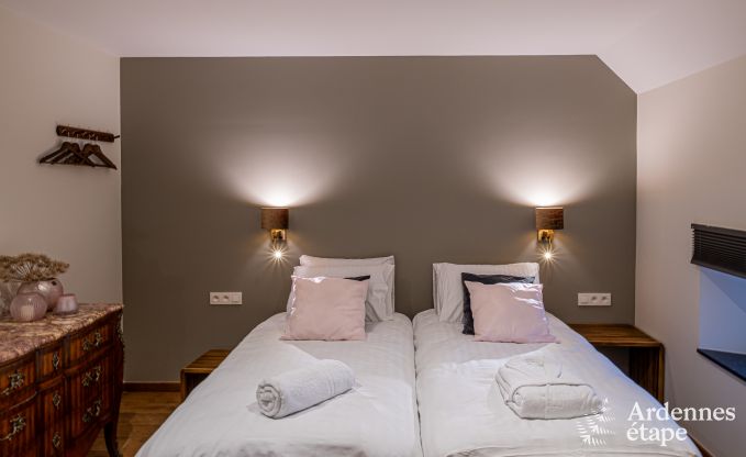 Luxe kasteel voor 30 personen in Ouffet met 14 slaapkamers, 12 badkamers, binnenzwembad, sauna en priv�tuin