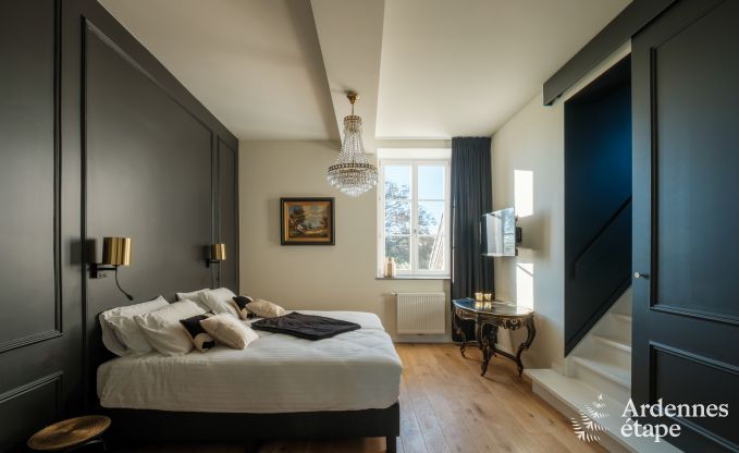 Luxe kasteel voor 30 personen in Ouffet met 14 slaapkamers, 12 badkamers, binnenzwembad, sauna en priv�tuin